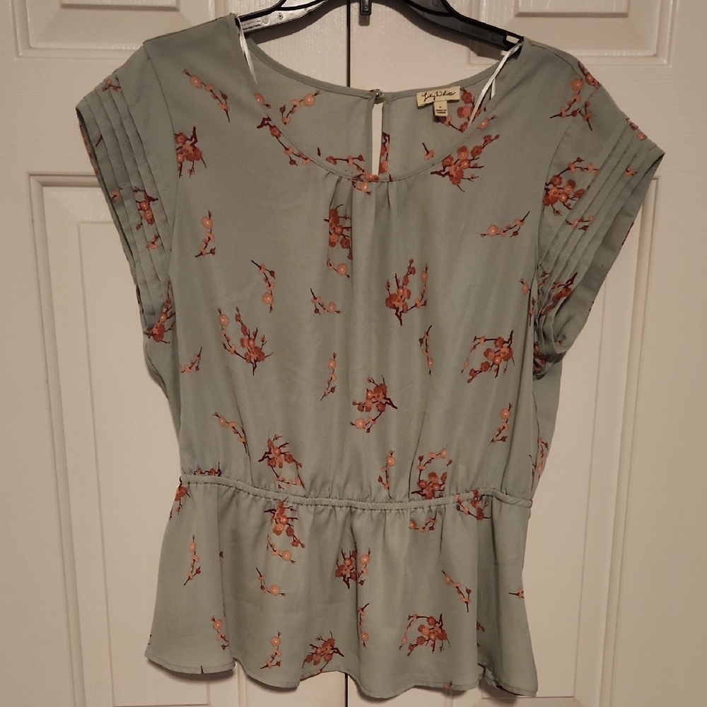 Lily White Sage Floral Blouse